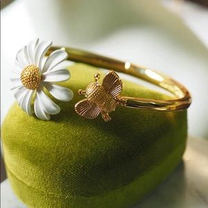 🎉HP🎉❗️LAST ONE❗️Kate Spade All a Buzz Bee Daisy Open Cuff